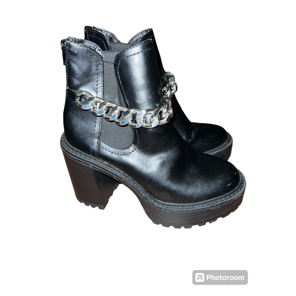 Madden Girl Chunky Chelsea Boots 8.5